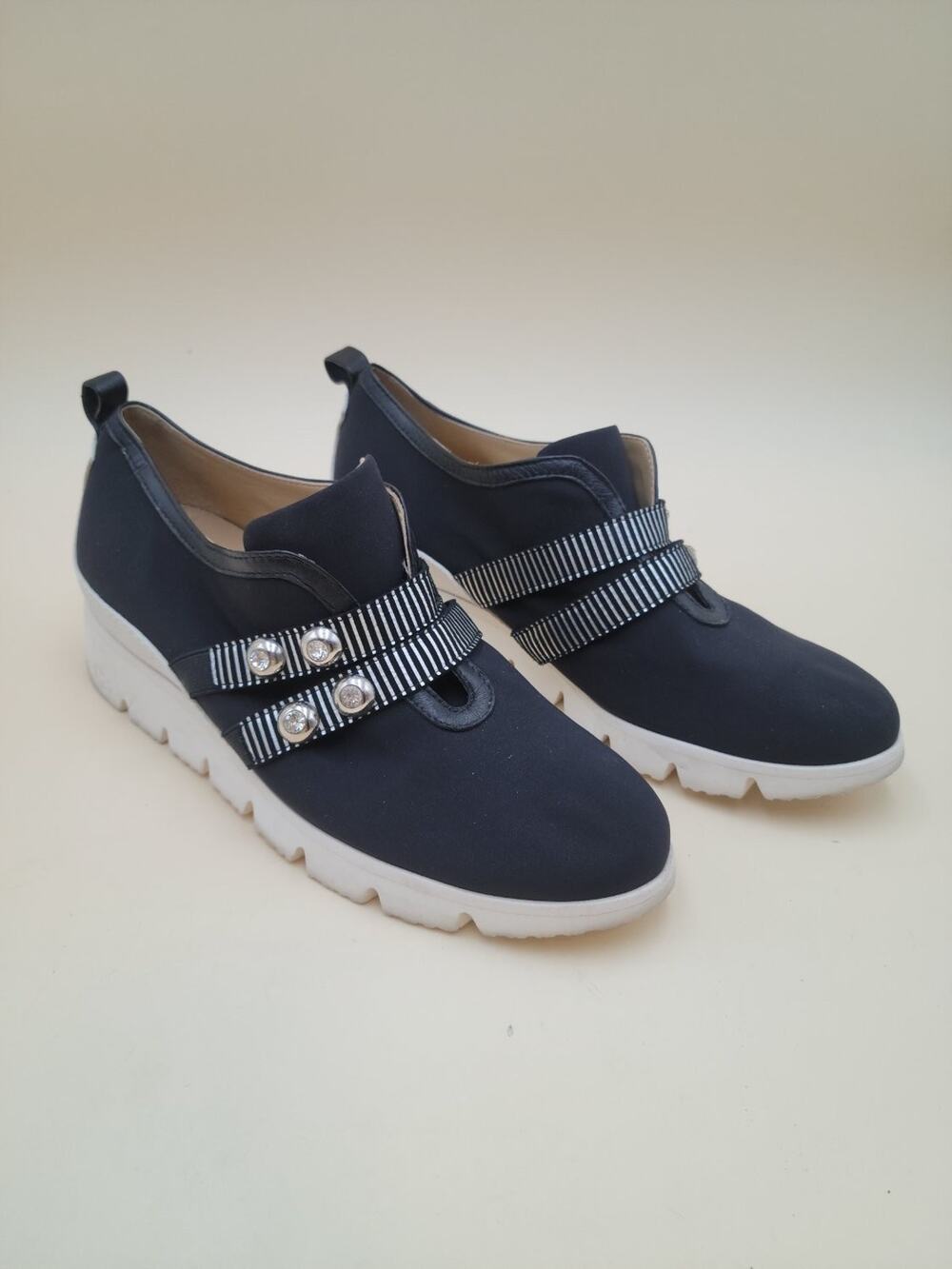 Brunate Italy Women's 38.5 Platform Sneakers Black Neoprene Rhinestone US 8.5